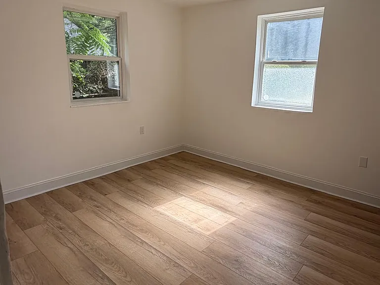 1355 Graymont Dr SW — Photo 5