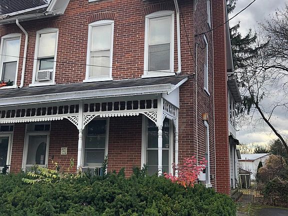 2nd image of 464 Main St