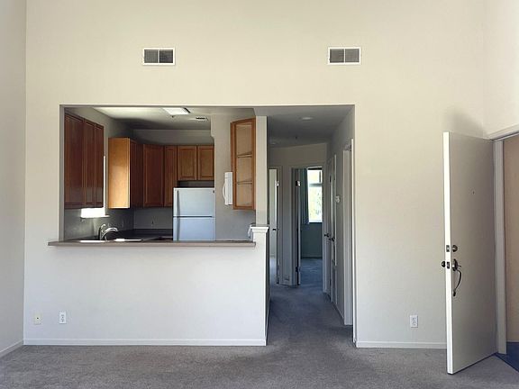 4th image of 9D Mariposa Ave #9D