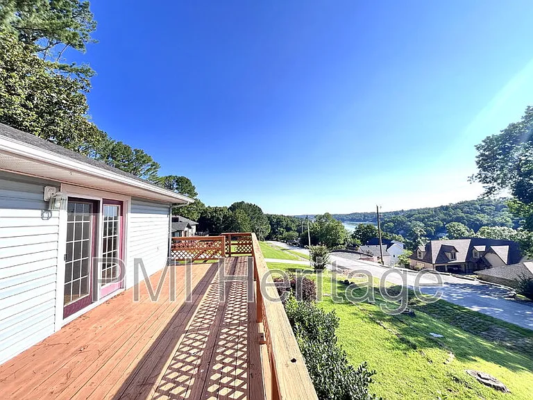40 Portsmouth Dr — Photo 16