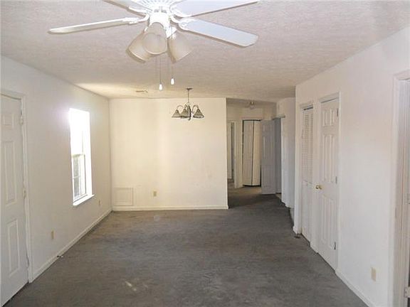 3rd image of 3569 Chesapeake Dr