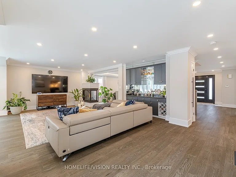1298 Bunsden Ave — Photo 7