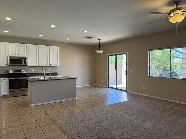 2535 E Electra Ln — Photo 2