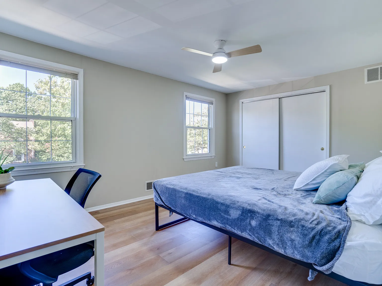3 bed, 1408 sqft, $1,200 — Photo 1