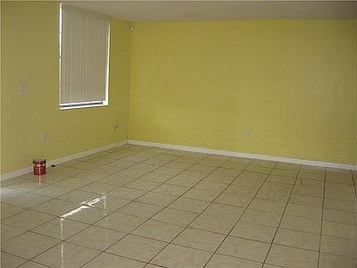 4th image of 2426 SE 17th St APT 102