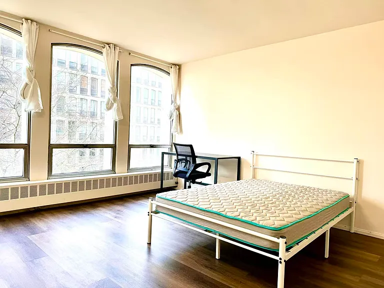 1400 E 55th Pl #503S — Photo 1