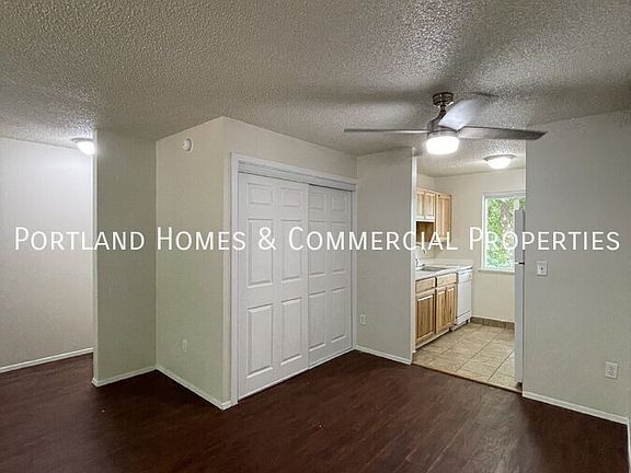 3rd image of 17422 SE Powell Blvd