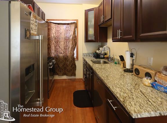 4th image of 870 W Buckingham Pl #Chouse