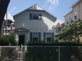 558-560R E 7th St, South Boston, MA 02127