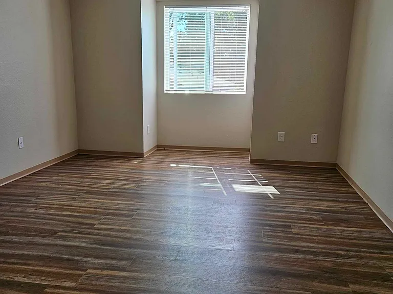 The Lexington Apartments — Photo 10