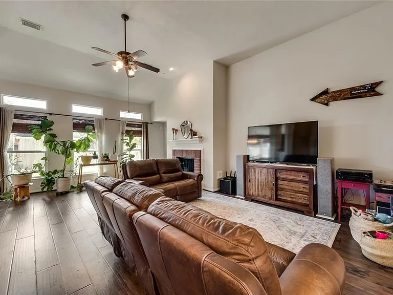 7018 Paradise Park Bnd — Photo 6