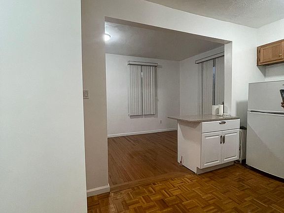 4th image of 59 Adams Ave Floor 2