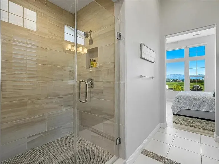 Master Suite Bathroom