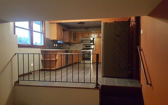 5th image of 16608 Elm St