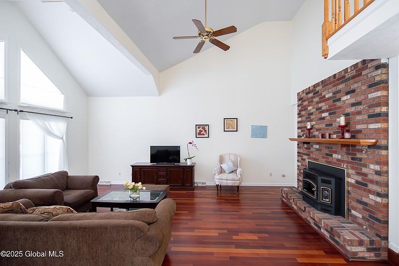 3rd image of 66 Huntleigh Drive