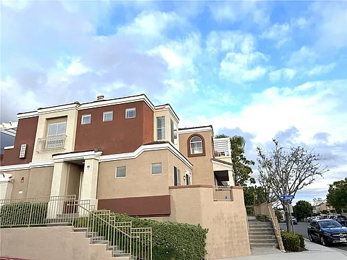 88 Mission Ct Photo 1