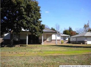 6420 Robertson Gin Rd, Hernando, MS 38632