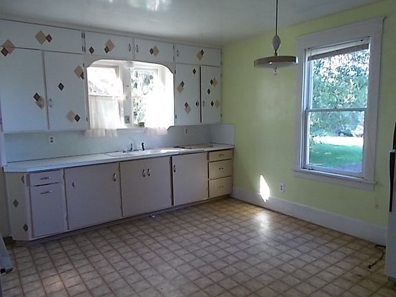4th image of 816 Harrison Ave