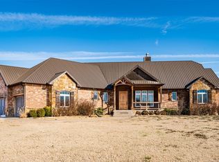904 W 9th St, Cushing, OK 74023