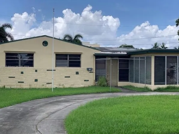 129 NE 2nd Ave, Dania Beach, FL 33004