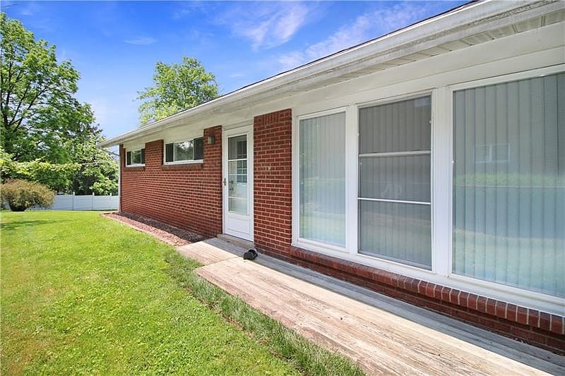 1st image of 505 Garden City Dr