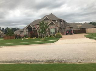 3132 N Harrier Dr, Fayetteville, AR 72704