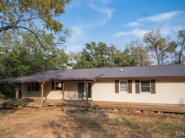 21132 Sawmill Rd, Versailles, MO 65084