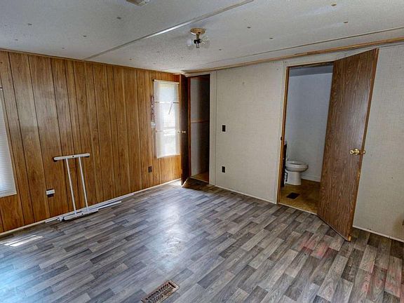 5th image of 2067 Sand Hill Rd