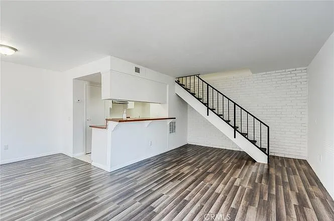 2 bed, 882 sqft, $2,150 — Photo 1