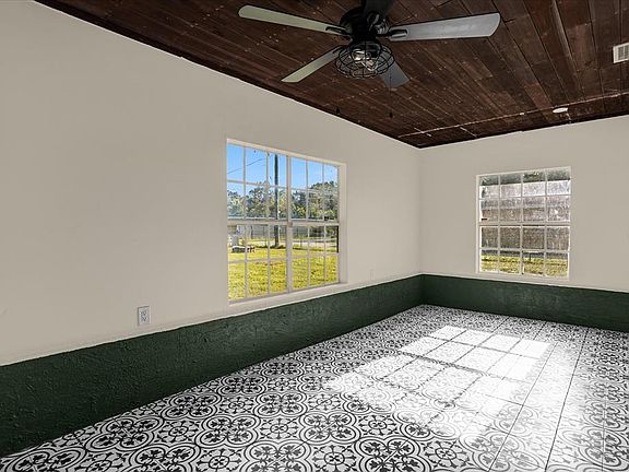3rd image of 1008 10TH STREET