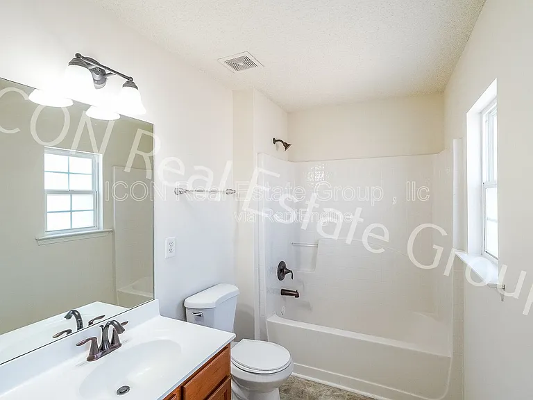 467 Colonial Walk — Photo 20