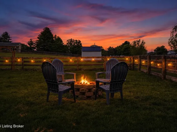 301 Copper Creek Dr, Mount Washington, KY 40047