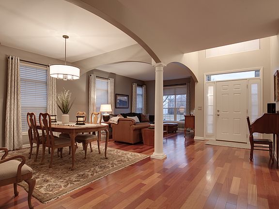 3rd image of 18232 W Banbury Dr