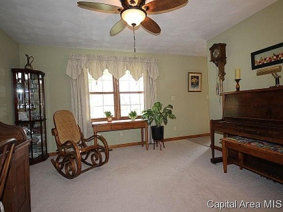 2nd image of 815 Mulberry Ct