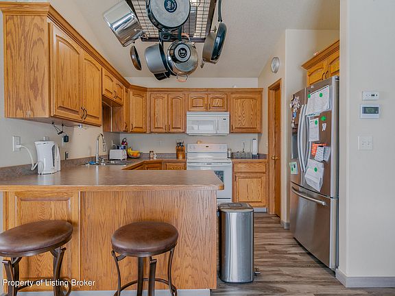 4th image of 1485 8th St E