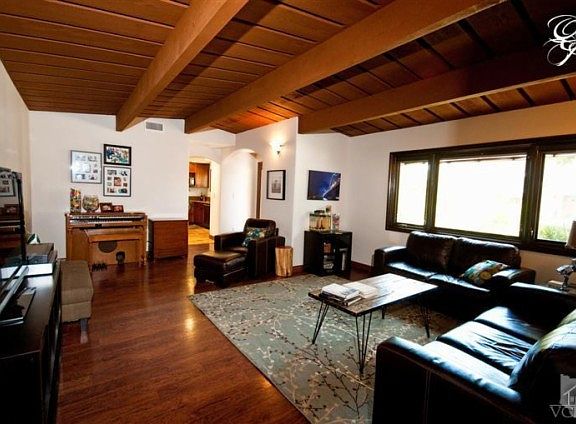 4th image of 344 Appian Way