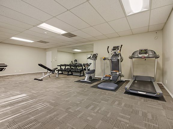 2nd image of 5760 Laurel Canyon Blvd APT 2