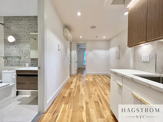 Rented by Hagstrom Management Inc | media 19