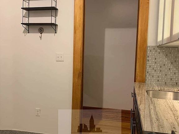 3rd image of 80 Edgecombe Ave #2S
