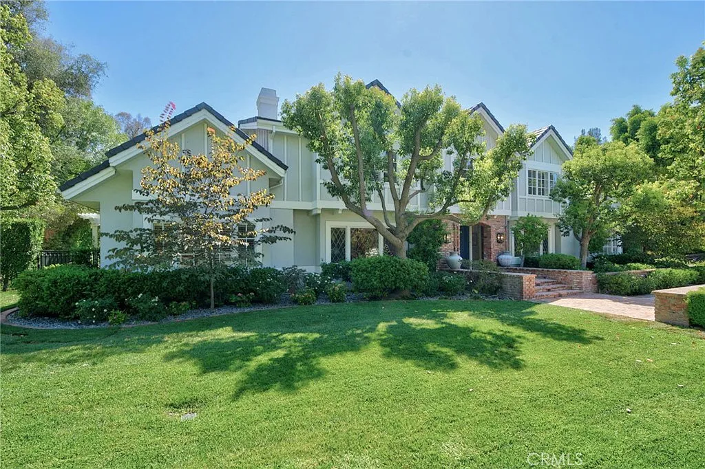 6 bed, 6.5 bath, 8621 sqft, $35,000 — Photo 4