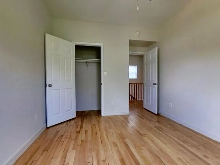 209 Jackman St — Photo 12