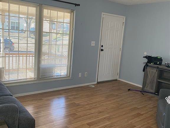 4th image of 1331 Gilbert Ln