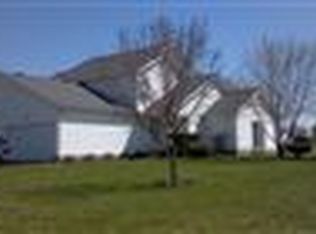 2430 Meadow Spring Cir, Akron, OH 44312