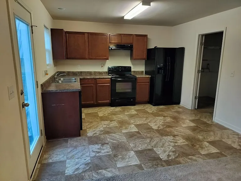 405 Holman St — Photo 8