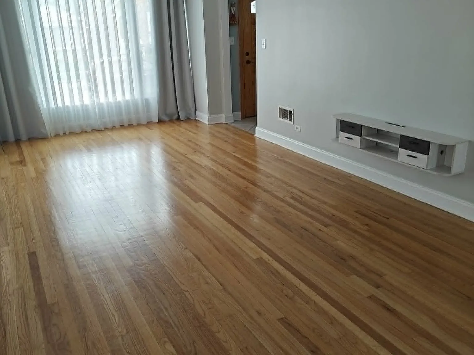 4 bed, 1500 sqft, $3,300 — Photo 3