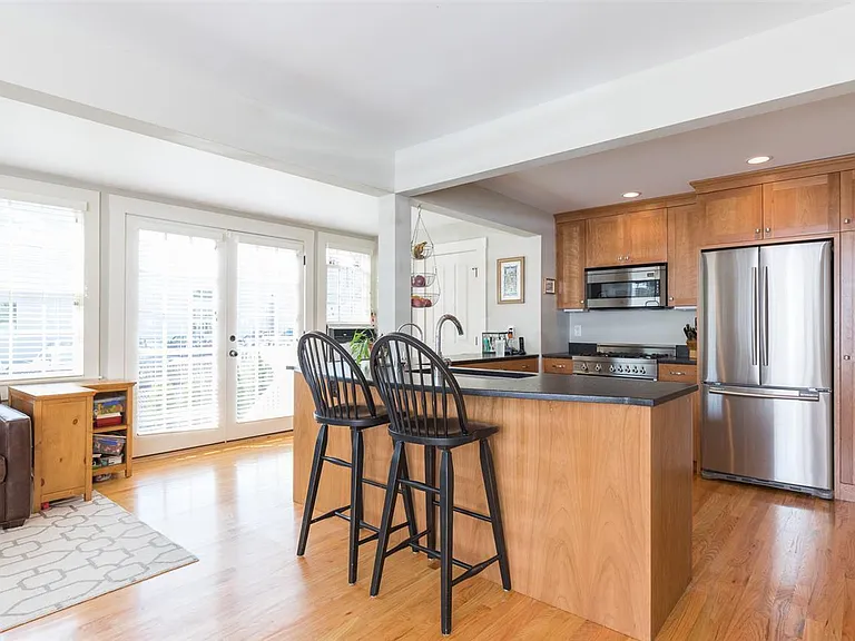 67 Mark St — Photo 2