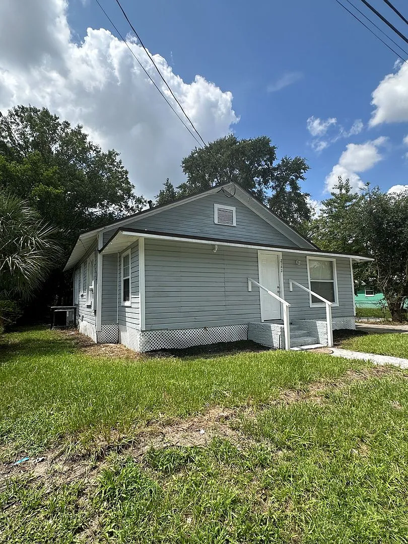 Renovated 3 bed 2 bath! — Photo 2