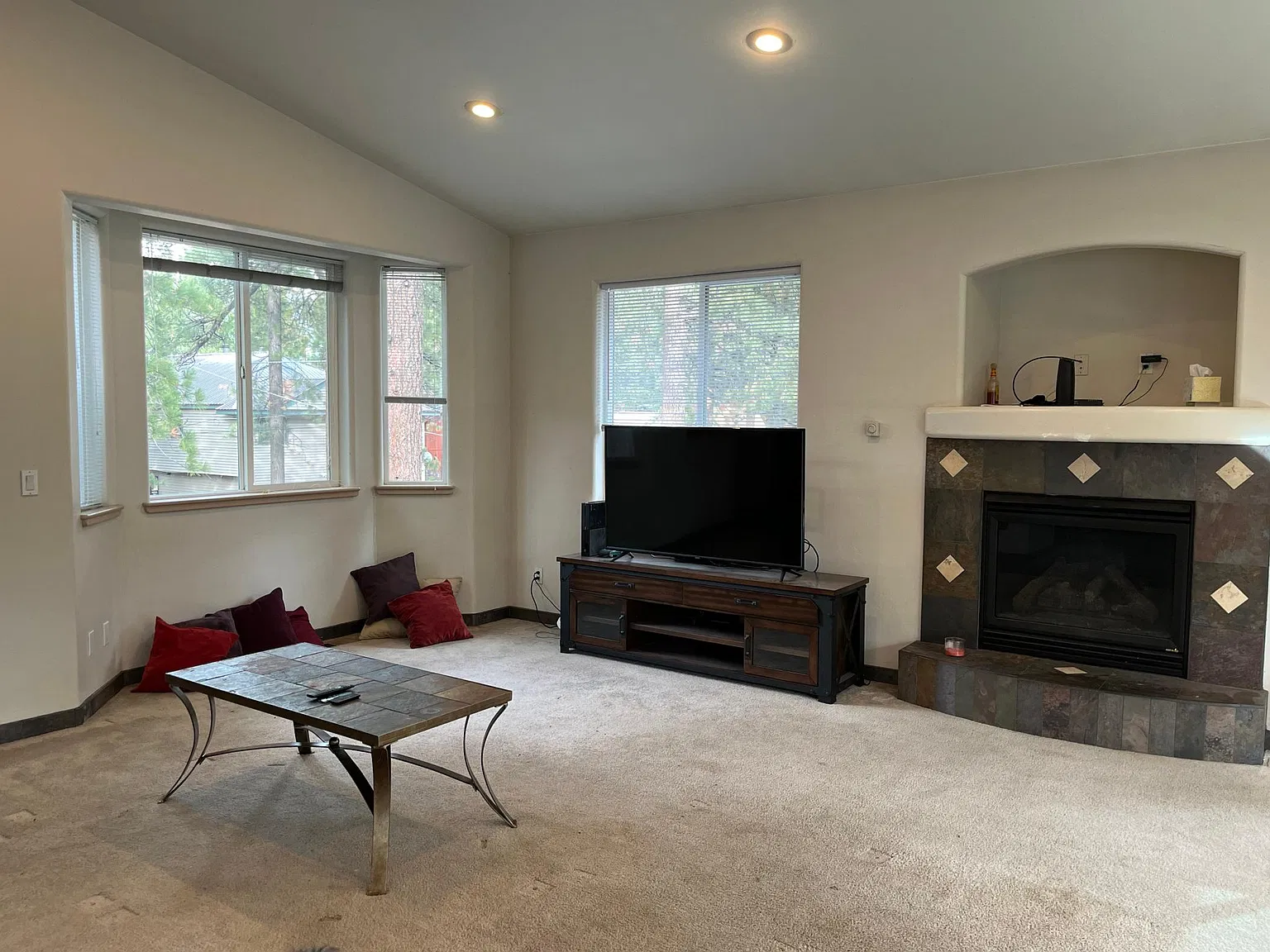 4 bed, 2.5 bath, 2247 sqft, $4,100 — Photo 4