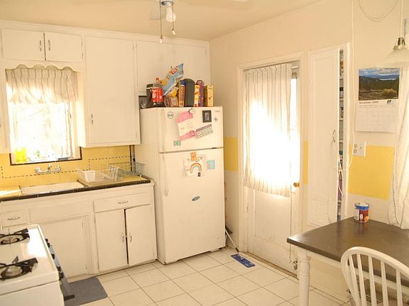 4th image of 3208 Nile St