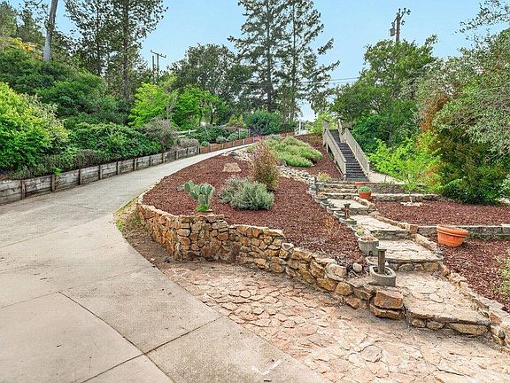 3rd image of 497 Estrella Dr